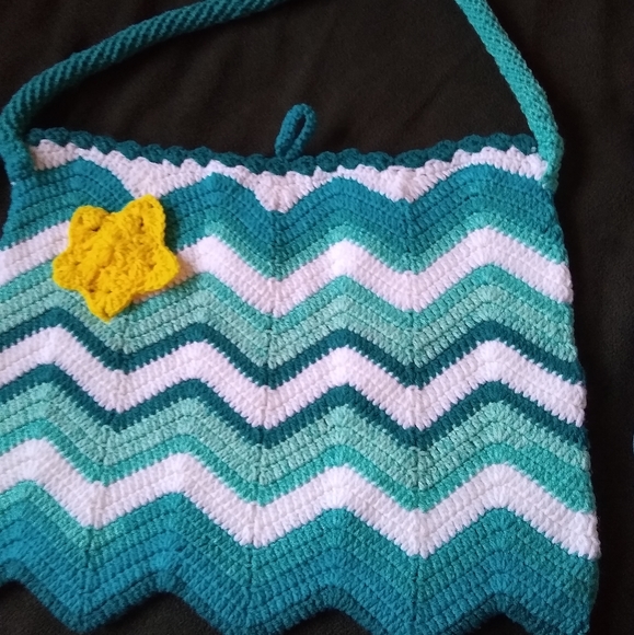 Ripple boho vintage style crochet handbag - Picture 2 of 3